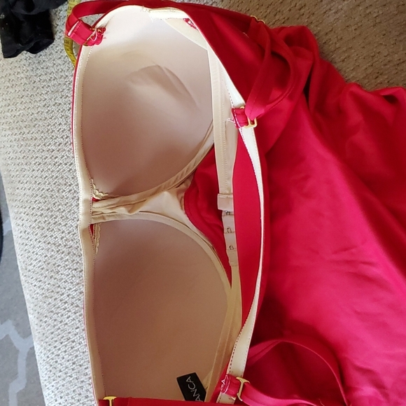 La Blanca C/D cup Swimsuit top - Picture 6 of 9